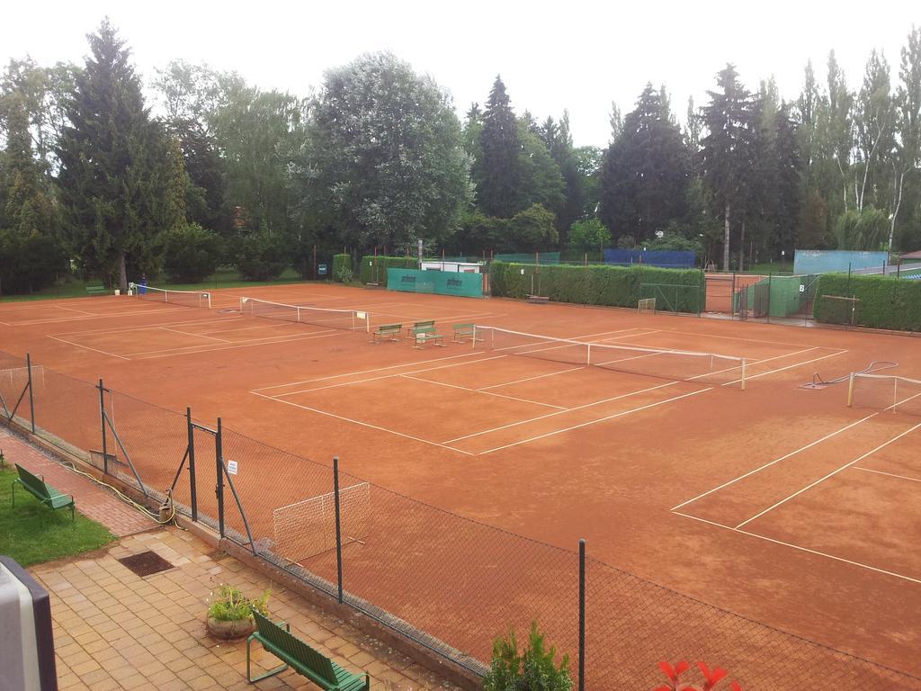 Penzion Tenis Poděbrady Εξωτερικό φωτογραφία