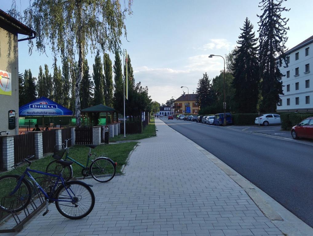 Penzion Tenis Poděbrady Εξωτερικό φωτογραφία