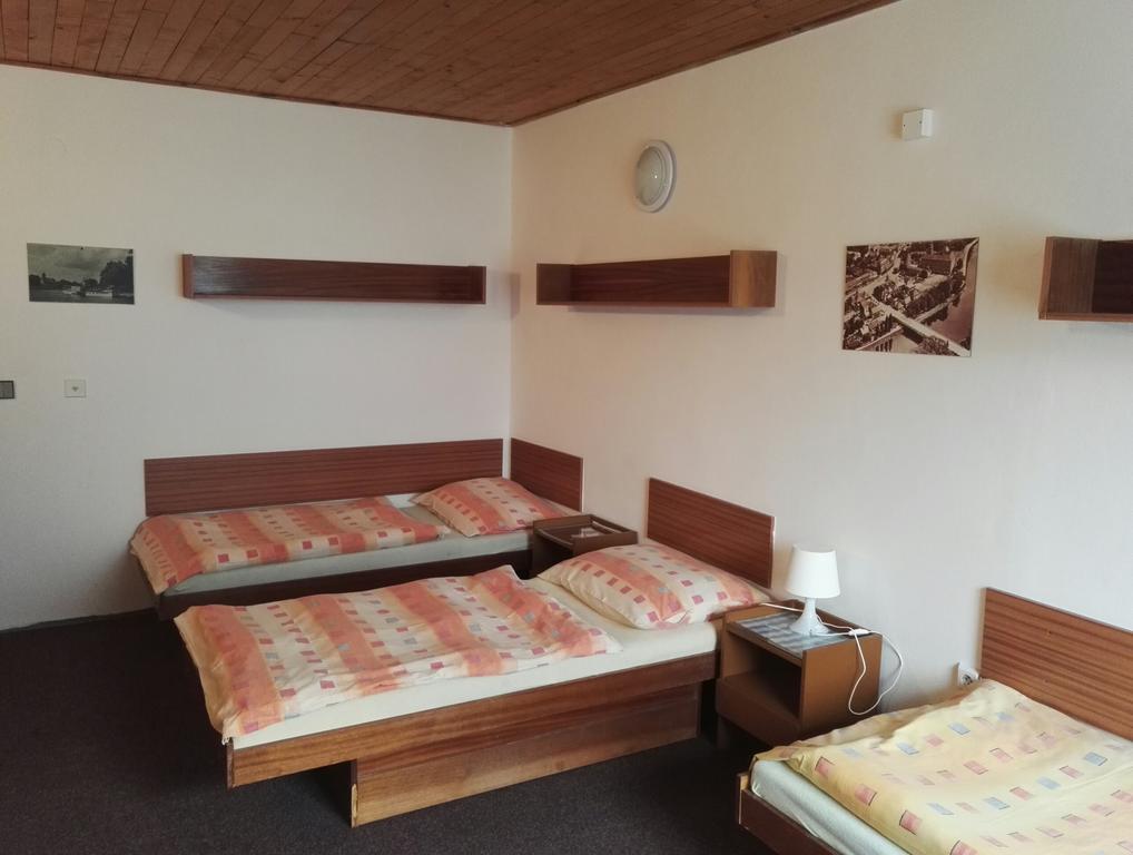 Penzion Tenis Poděbrady Εξωτερικό φωτογραφία