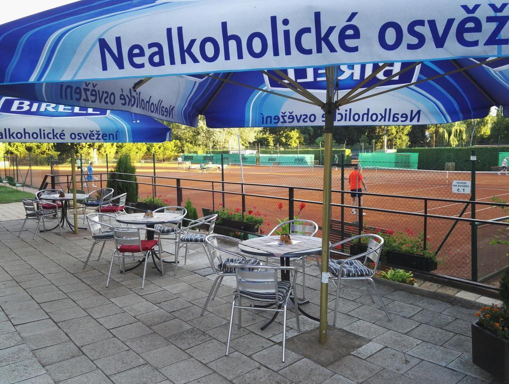 Penzion Tenis Poděbrady Εξωτερικό φωτογραφία