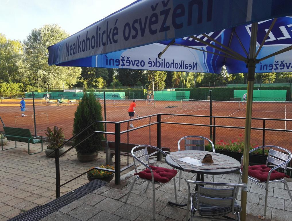 Penzion Tenis Poděbrady Εξωτερικό φωτογραφία