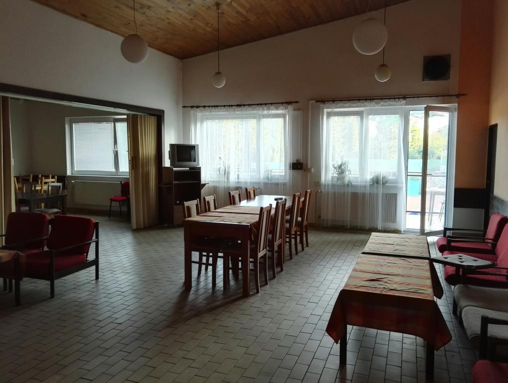 Penzion Tenis Poděbrady Εξωτερικό φωτογραφία