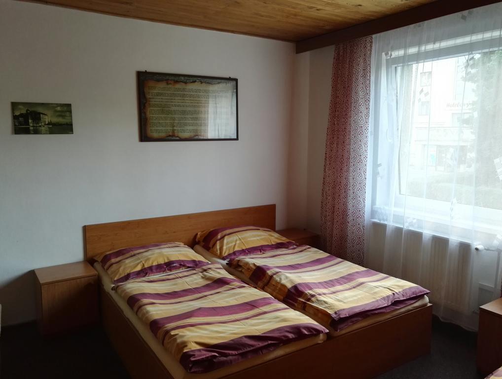 Penzion Tenis Poděbrady Εξωτερικό φωτογραφία