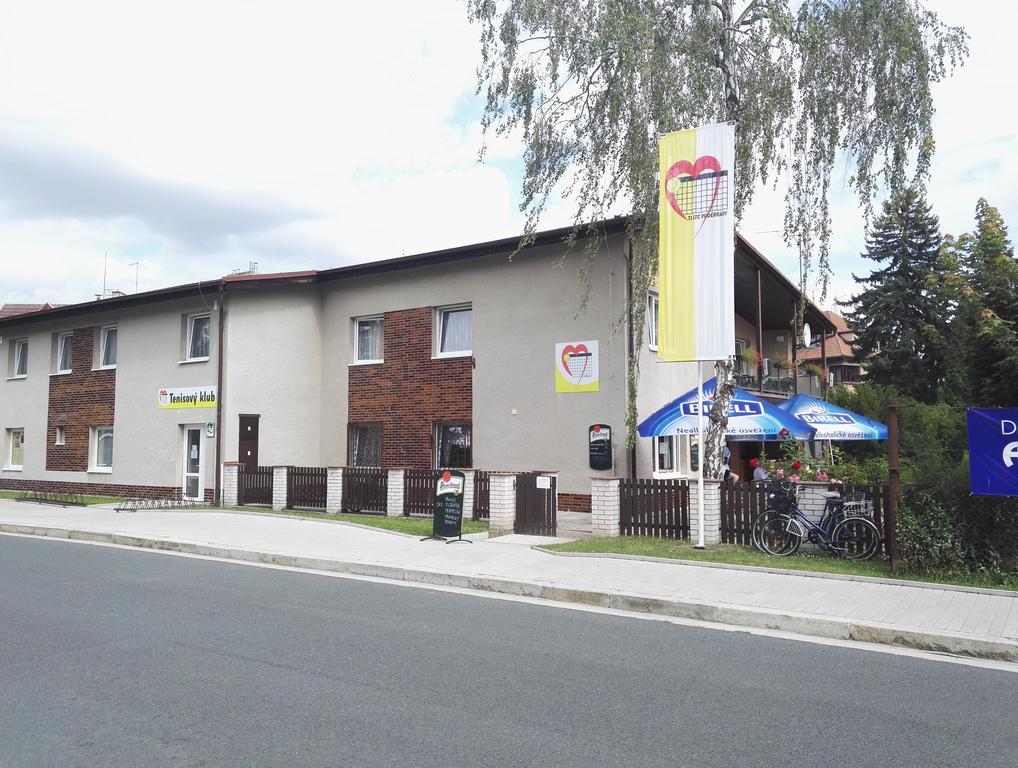 Penzion Tenis Poděbrady Εξωτερικό φωτογραφία
